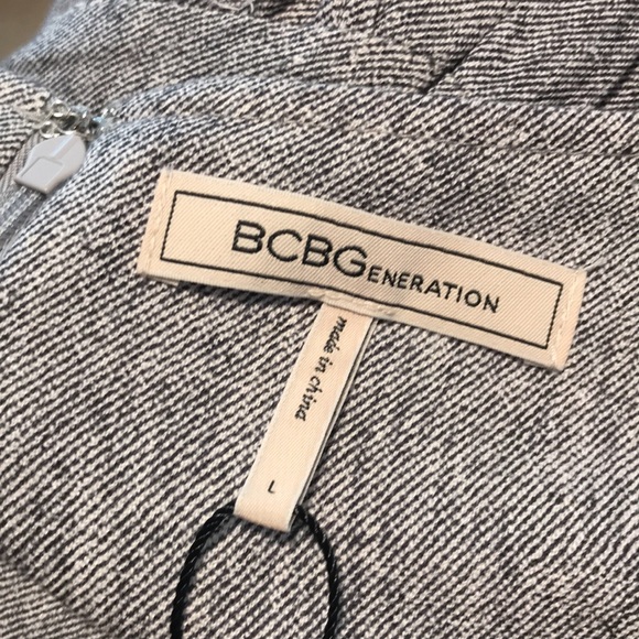 NEW BCBG Generation Tiered Mini Skirt. Large - Picture 6 of 7